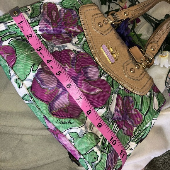 💐Limited Edition Coach Floral Handbag ✨💐 - Picture 6 of 8
